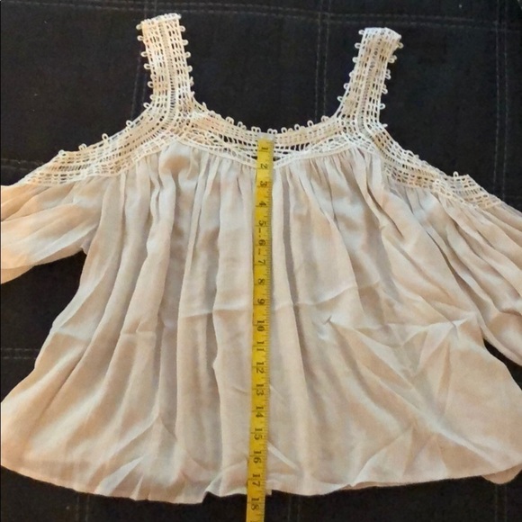 NWT Sadie & Sage Cold Shoulder Top - Picture 7 of 8